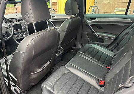 VW Golf Volkswagen 2.0 TDI 135kW DSG 4MOTION BMT Alltrack ...