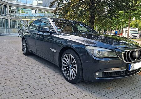 BMW 750i -VOLL VOLL