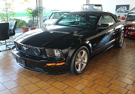 Ford Mustang Cabrio V8 Top Gepflegt