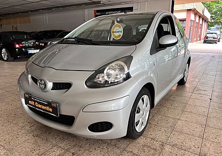 Toyota Aygo (X) Aygo (X) 1,0-l-VVT-i Cool - TÜV NEU !