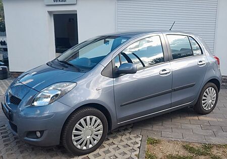 Toyota Yaris LIFE 1,3 16 V LIFE-60 TKM-AUTOM-KLIMA