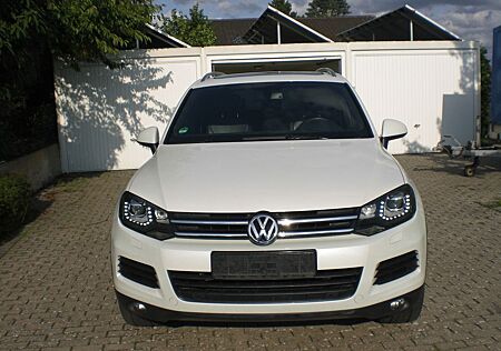 VW Touareg Volkswagen 3.0 V6 TDI Tiptr Exclusive BMot Tech...