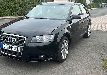 Audi A3 2.0 FSI S line Sportpaket plus S line Spo...