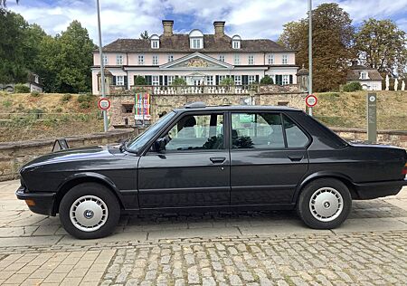 BMW 525 Eta Shadowline Automatik