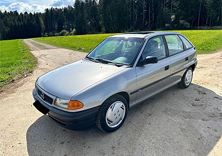 Opel Astra F 1.6 Sunshine