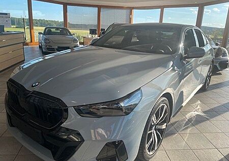 BMW 540 d xDrive M PRO HUD AHK PANO STHZ AKTIVSITZ
