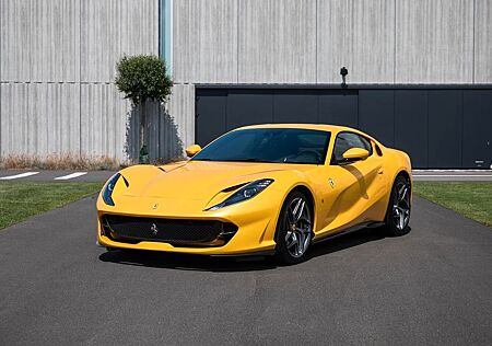 Ferrari 812 6.5 V12 Superfast DCT F1