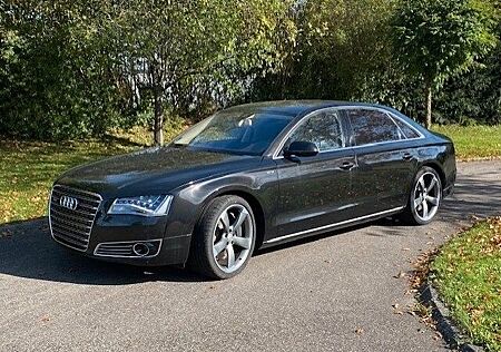 Audi A8 W12 6.3 FSI quattro L Design Selection