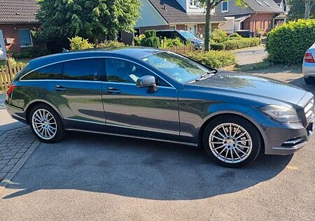 Mercedes-Benz CLS 350 Shooting Brake / LEDER / HARMAN KARDON