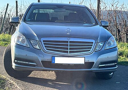 Mercedes-Benz E 200 CGI BlueEFFICIENCY -