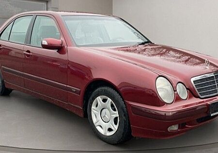 Mercedes-Benz E 200 ELEGANCE Elegance