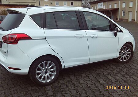 Ford B-Max 1,0 EcoBoost 92kW S/S Titanium
