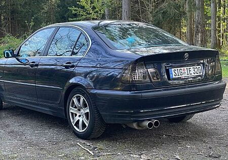BMW 325i -