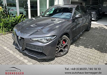 Alfa Romeo Giulia Ti Q4 Carbon, Alcantara