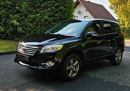 Toyota RAV 4 2,2-l-D-4D 4x2 Keylees, Tüv , Reifen neu