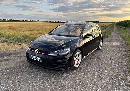 VW Golf Volkswagen 7 GTI Perf, Standh, DCC, DLA, Dynaudio, AHK