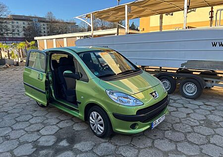 Peugeot 1007 Perfekt für Stadt und Kurzstrecke