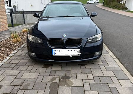 BMW 320i Coupé - e92