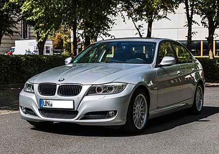 BMW 320 Bi-Xenon Vollleder Navi