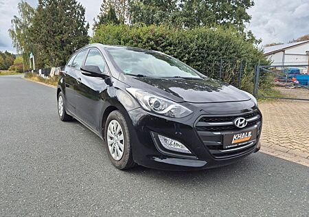 Hyundai i30 cw 1.6 CRDi* TÜV Neu* Euro 6* Navi* Kamera*