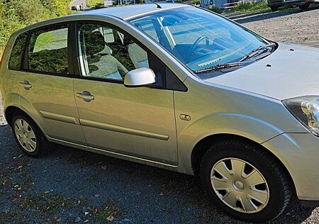 Ford Fiesta 1,4 16V Style EST Style