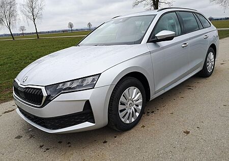 Skoda Octavia Combi Essence Kombi 1.5 TSI DSG ABT A...