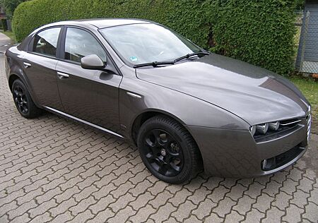 Alfa Romeo 159 1.9 JTS 16V TÜV neu , Steuerkette neu ,Leder