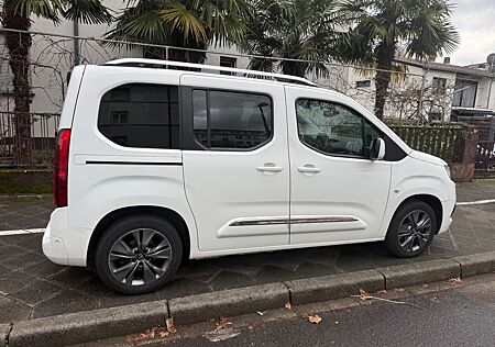 Toyota Pro Ace Proace City 1,5-l-D-4D 96kW L1 Executive Exe...