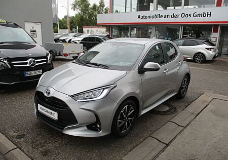 Toyota Yaris Hybrid Team D, Navi, Kamera, PDC v+h, TWW