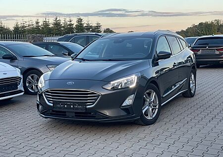 Ford Focus Turnier Cool & Connect AHK aus 1.Hand