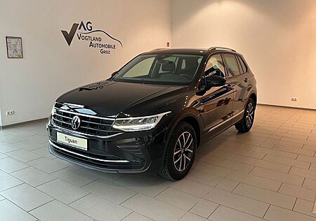 VW Tiguan Volkswagen Life , DSG, AHZV, Navi, Kamera, ACC