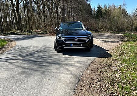 VW Touareg Volkswagen R-LINE 3.0 V6 TDI 210kW 4MOTION Tiptron