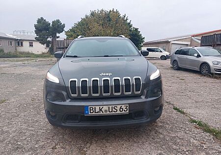 Jeep Cherokee 3.2 V6 200kW 4x4 8-fach bereift