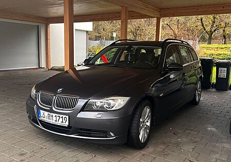 BMW 325xi touring -