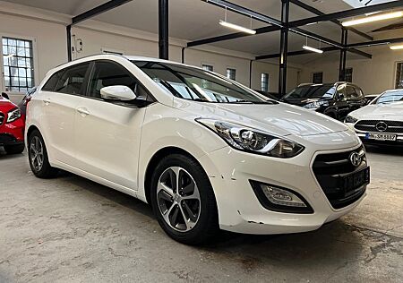 Hyundai i30 cw blue Trend