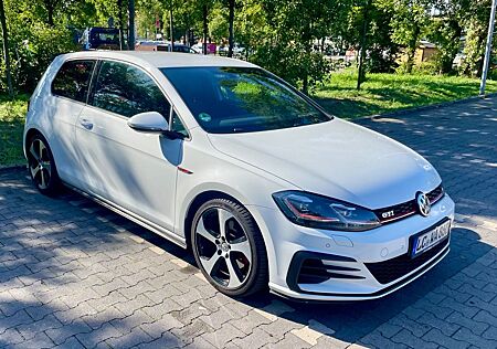 VW Golf Volkswagen 2.0 TSI DSG GTI GTI