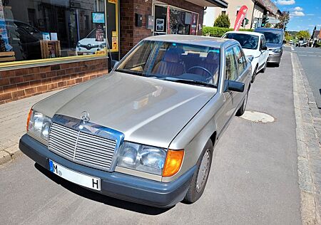 Mercedes-Benz E 300 *Automatic Air Conditioner*Leather*Oldtimer