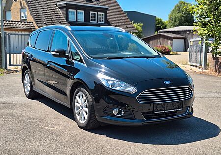 Ford S-Max Titanium/7-Sitze/Xenon/Tempomat/AHK