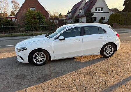Mercedes-Benz A 200 A 200d Advanced DCT*Leder+LED+virtual+Kamera*