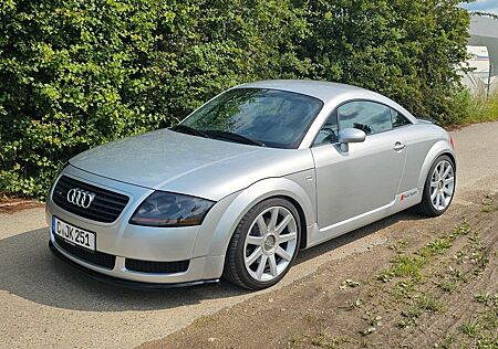 Audi TT Coupe 1.8T quattro 180 PS / 76.596 km