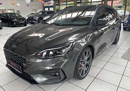 Ford Focus Turnier 2.3 EcoBoost Aut. ST mit Styling-P
