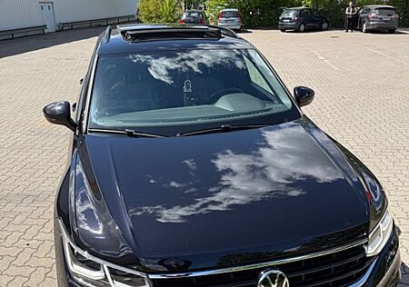 VW Tiguan Volkswagen R-Line 1,4 l eHybrid OPF 110 kW (150 PS)