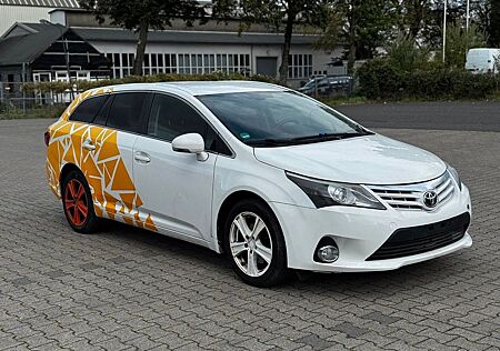 Toyota Avensis Combi 2,2-l-D-4D Automatik Executive