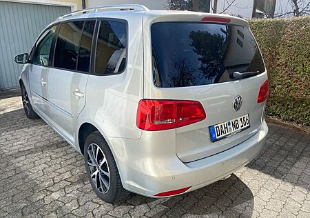 VW Touran Volkswagen 2.0 TDI DSG HIGHLINE PANO STANDHEIZUNG