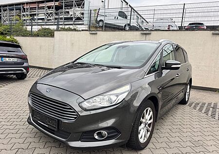 Ford S-Max Titanium 7 Sitzer