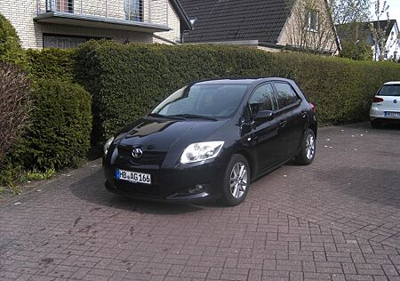 Toyota Auris 1.6-l-Dual-VVT-i Team