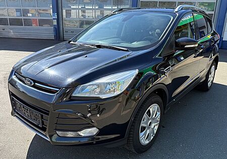 Ford Kuga 2.0 *4x4*TITANIUM*LEDER*KLIMAAUTOMATIK*