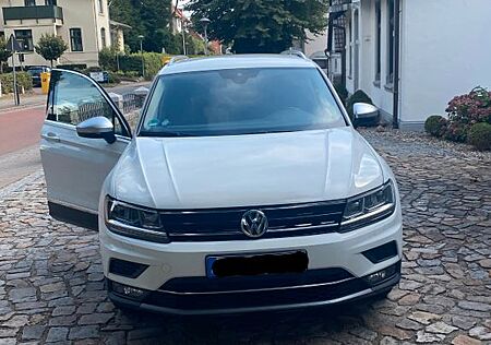 VW Tiguan Volkswagen 2.0 TDI SCR 140kW DSG 4MOTION Highlin...