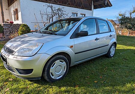Ford Fiesta 1.3 --- 42.000 km --- TÜV bis 09/27