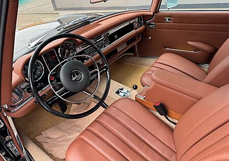 Mercedes-Benz 280 SL Cabriolet Pagode Arthur Bechtel